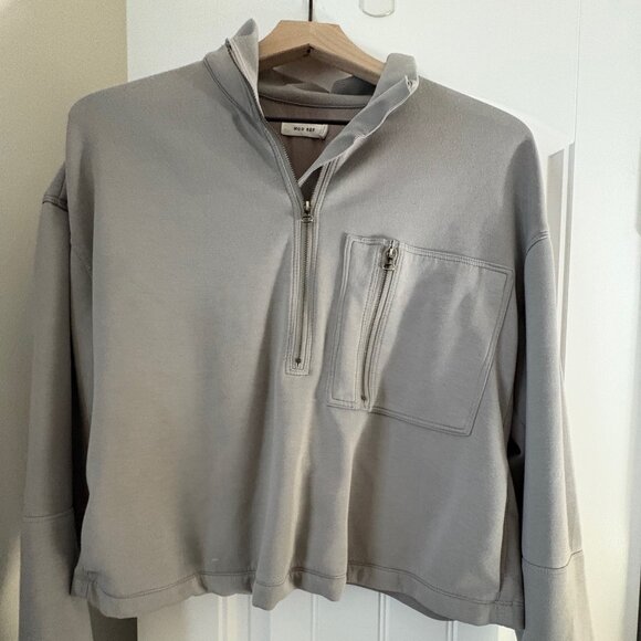Gray Cropped Zip Up Sweatshirt Sz Medium - Picture 1 of 2